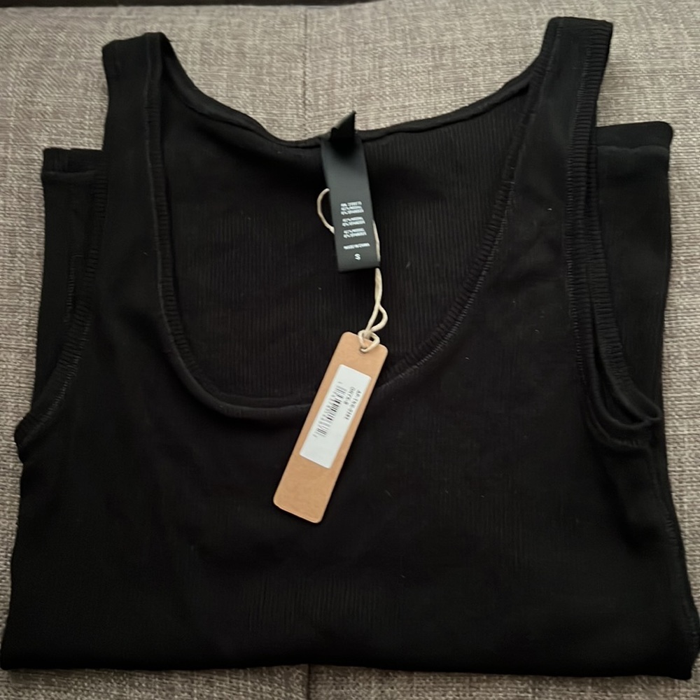 Skims Soft Lounge Tank - Picture 7 of 13